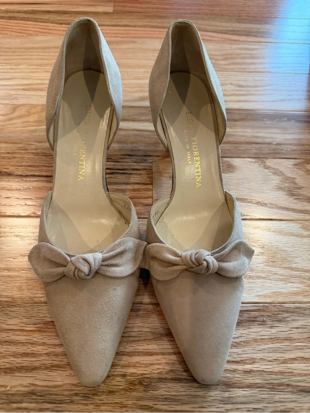 Silvia Fiorentina Women's Suede Mid Heel Pumps - Tan